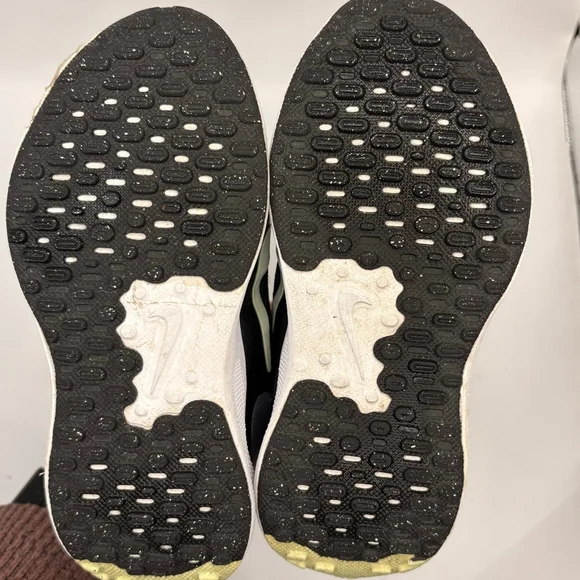 Nike boys revolution Sneakers Black Gray Size 9 (Toddler Boy) - Picture 5 of 6